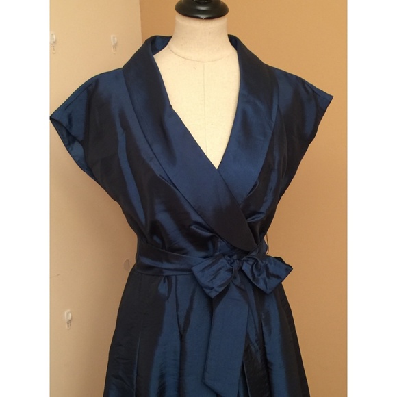 Jones Studio Belted Dress - Picture 2 of 5